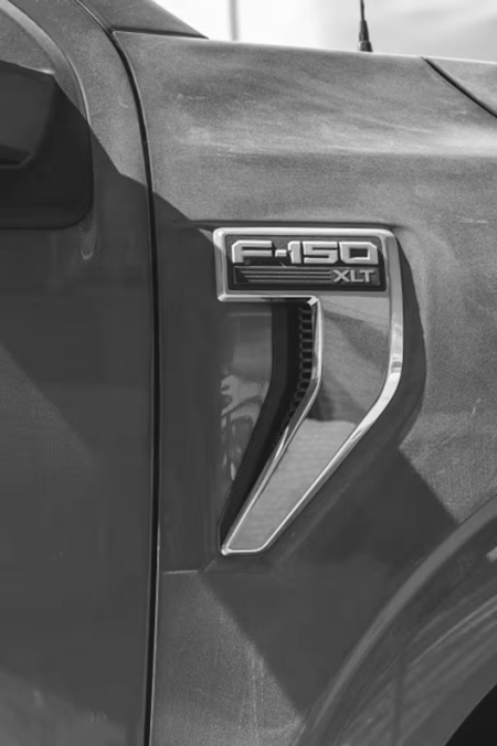 Автомобиль Ford F-150